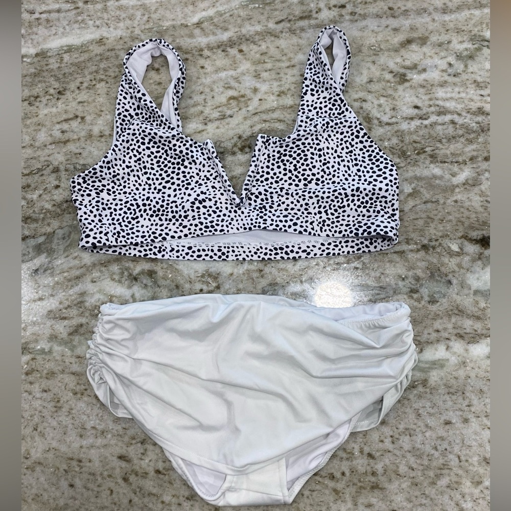 VENUS Black & White Dalmatian Print Bikini Top, White Bottom w/skirt size  10
